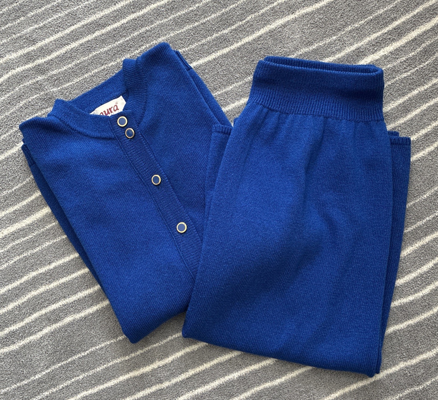 Vintage 2 Piece Knit Ladies Womens Suit LAURA by Alyzia USA Royal Blue