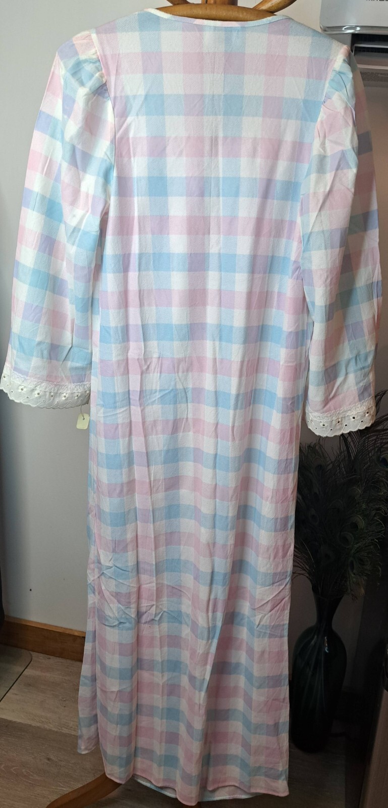 Vintage Paramount New York Blue Pink White Poly Flannel Maxi Nightgown 38″ Bust