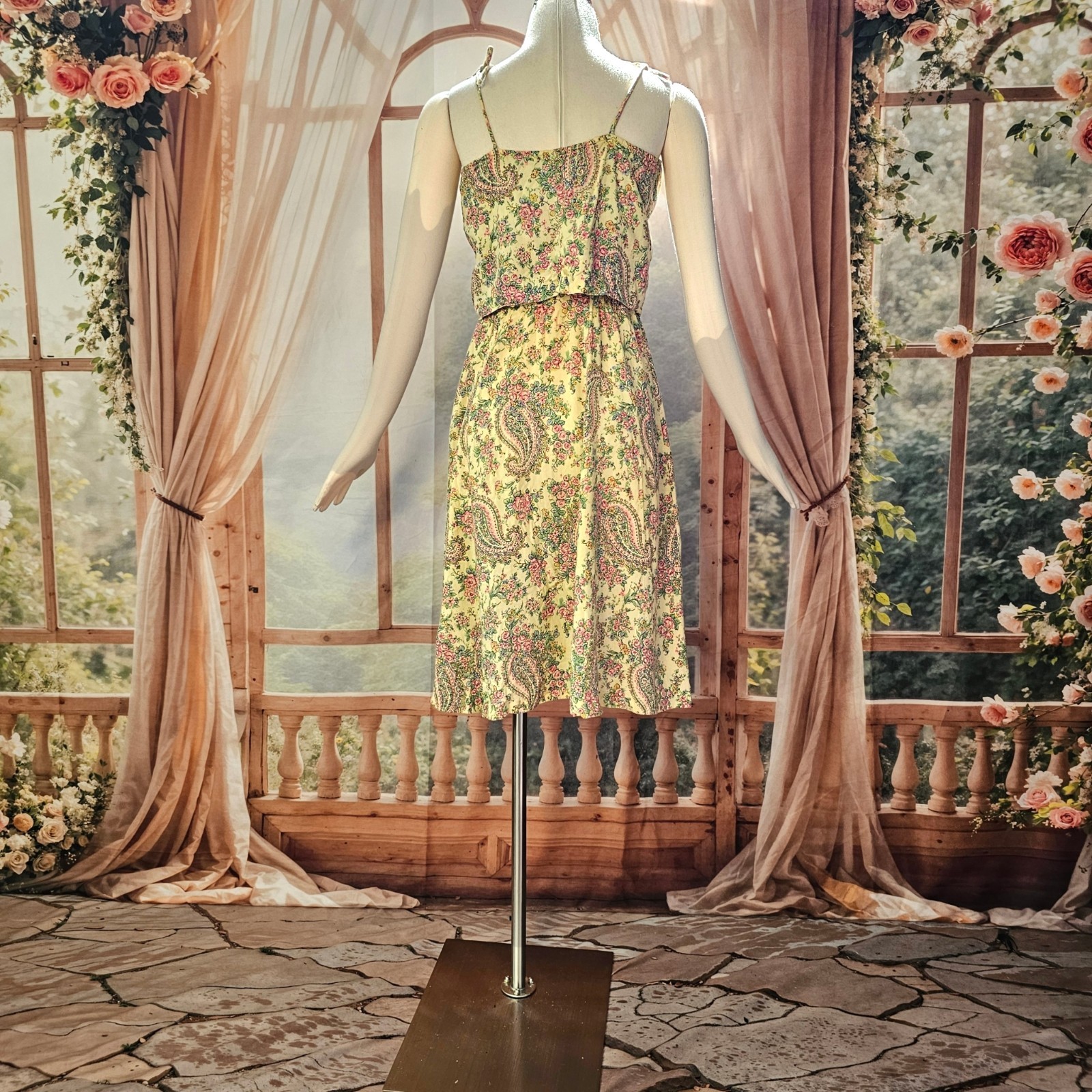 Vintage 1970s Dress Sundress Buttery Yellow Paisley Floral Print Adjustable