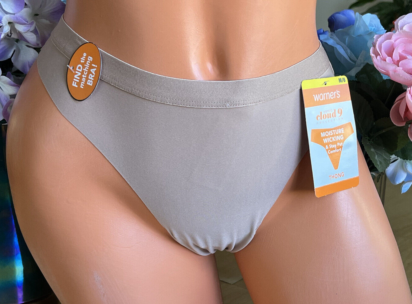 325 Warner’s Medium Beige Cloud 9 Smooth Invisible Thong Panties #8101 NWT