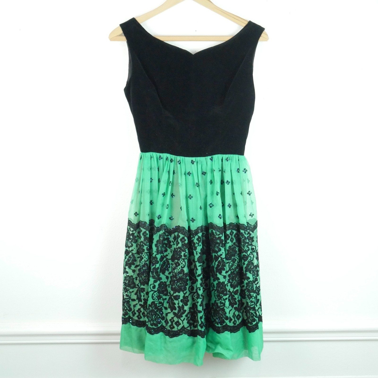 Vintage XS Party Dress 50s 60s Velvet Green Holiday Fit Flare Retro Festive
