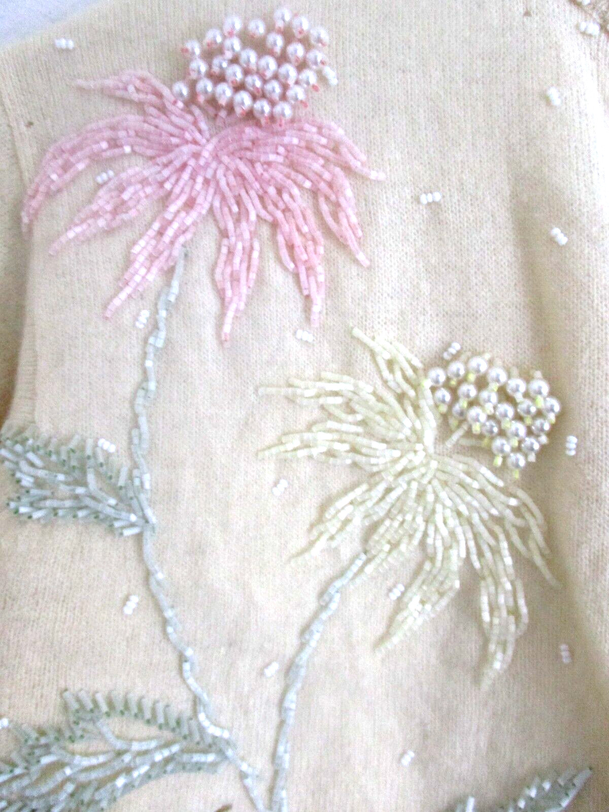 Vintage Lambs Wool Sweater Size M Lovely Flower Bead Accents Miss Boutique