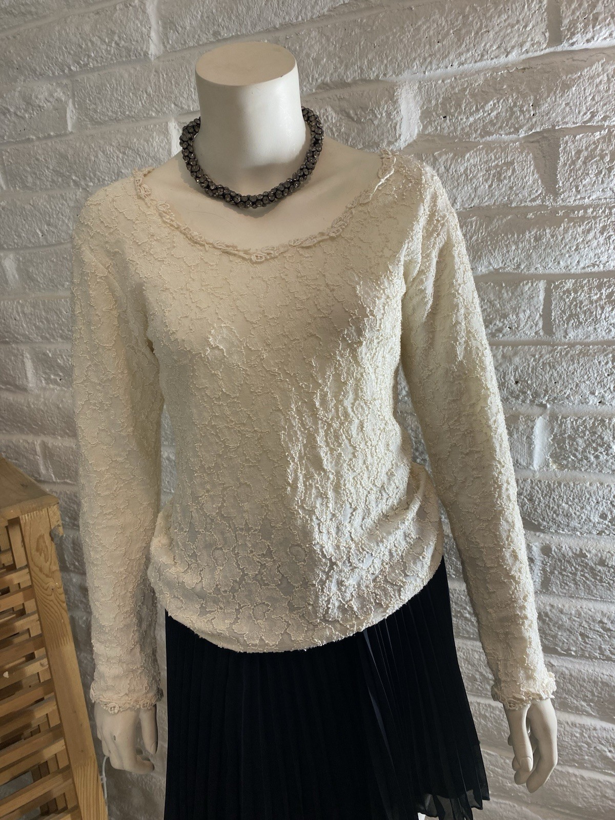 Margot Lea Los Angeles M Stretch Nylon Long Sleeve Embroidered Top Vintage