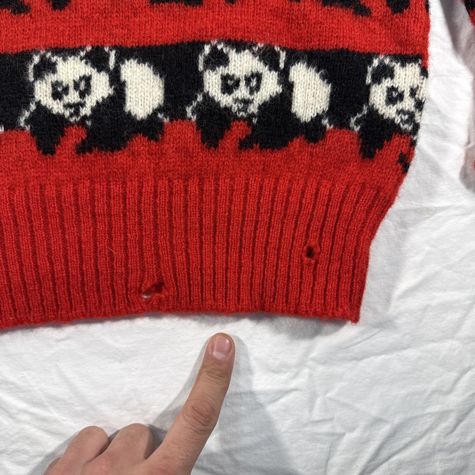 Vintage 1970s 100% Pure New Wool Knit Pics Panda Print Knit Sweater 42