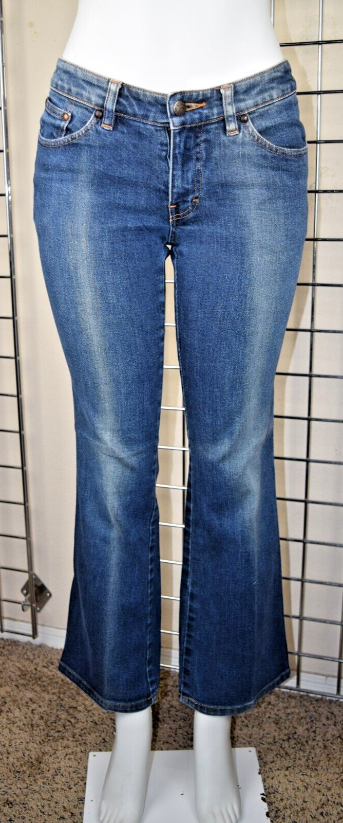 VTG Sergio Valente Jeans 28 x 29 90s Blue Wash Lightning Fade Slight Flare Leg