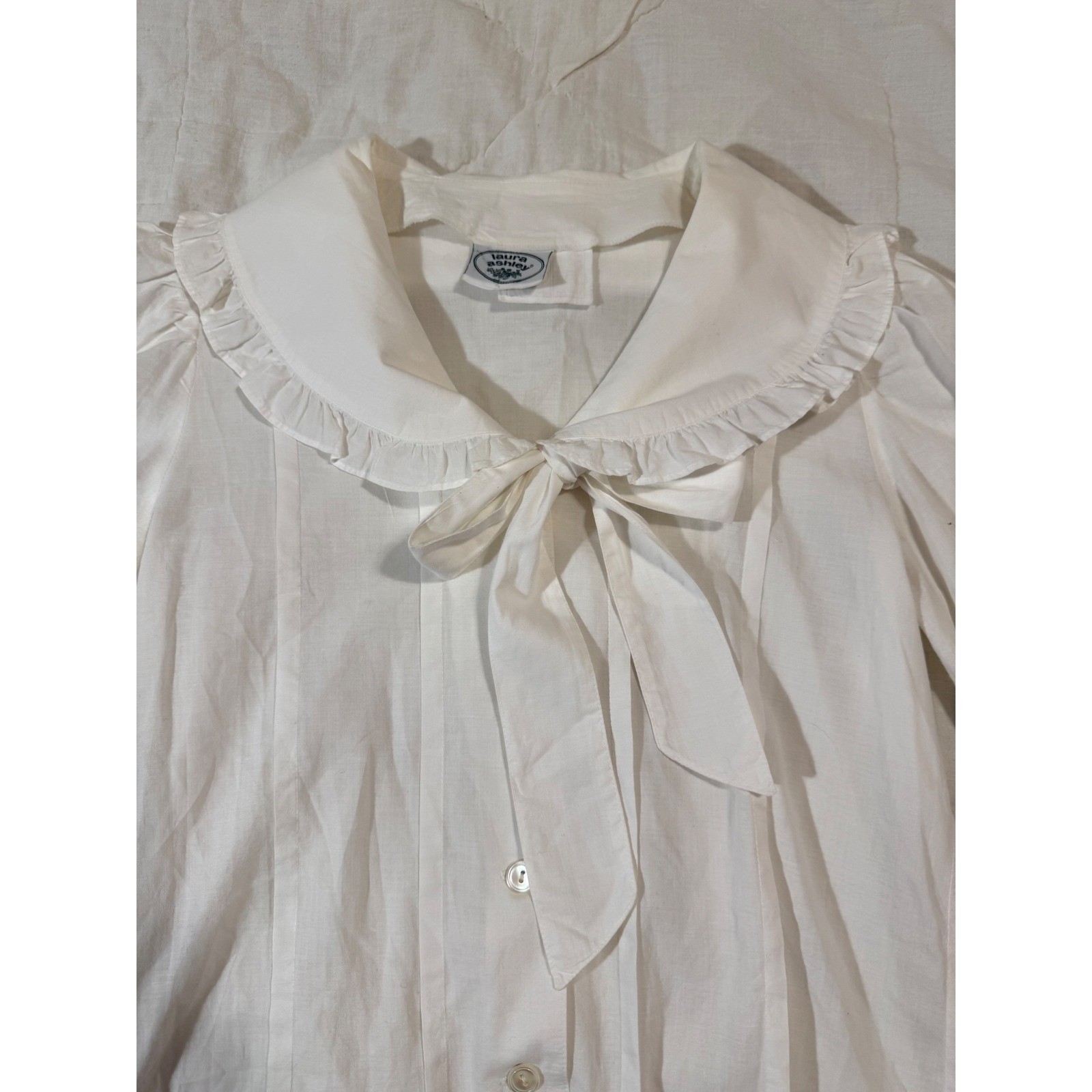 Laura Ashley Vintage 80s White Peter Pan Collar Blouse Puff Sleeve Pintuck Bow