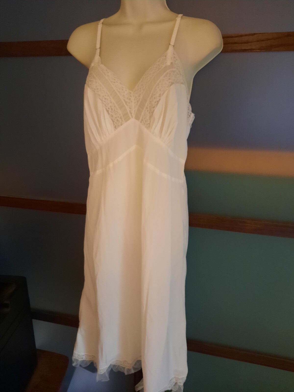 Rhythm Lingerie Ivory/Off White Full Slip 1940’s Size 36 Lace Tulle Hem Nylon
