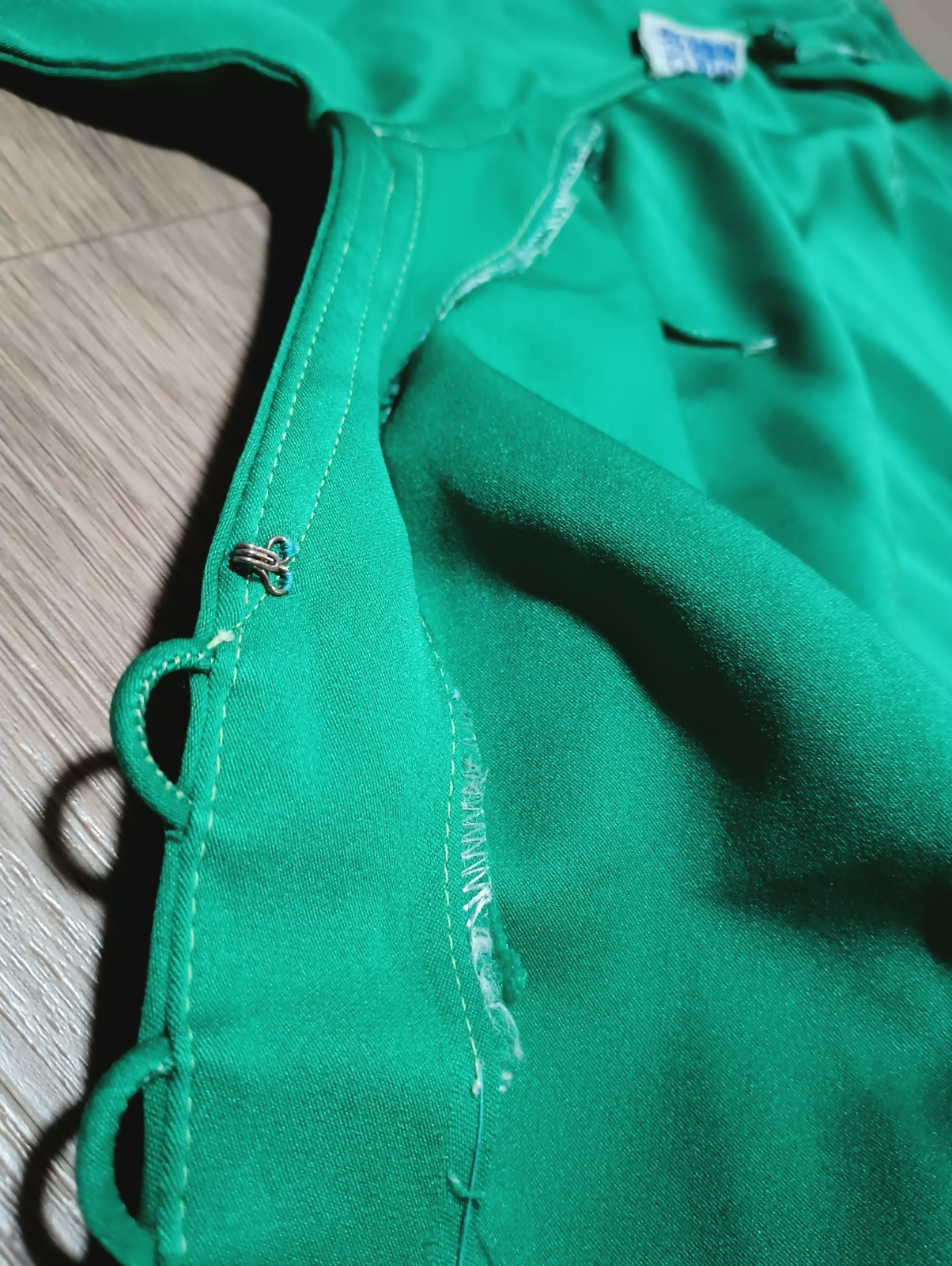 Vtg 60s LIZ Kelly Green Fitted Blouse Button Down Top MOD Career Business S