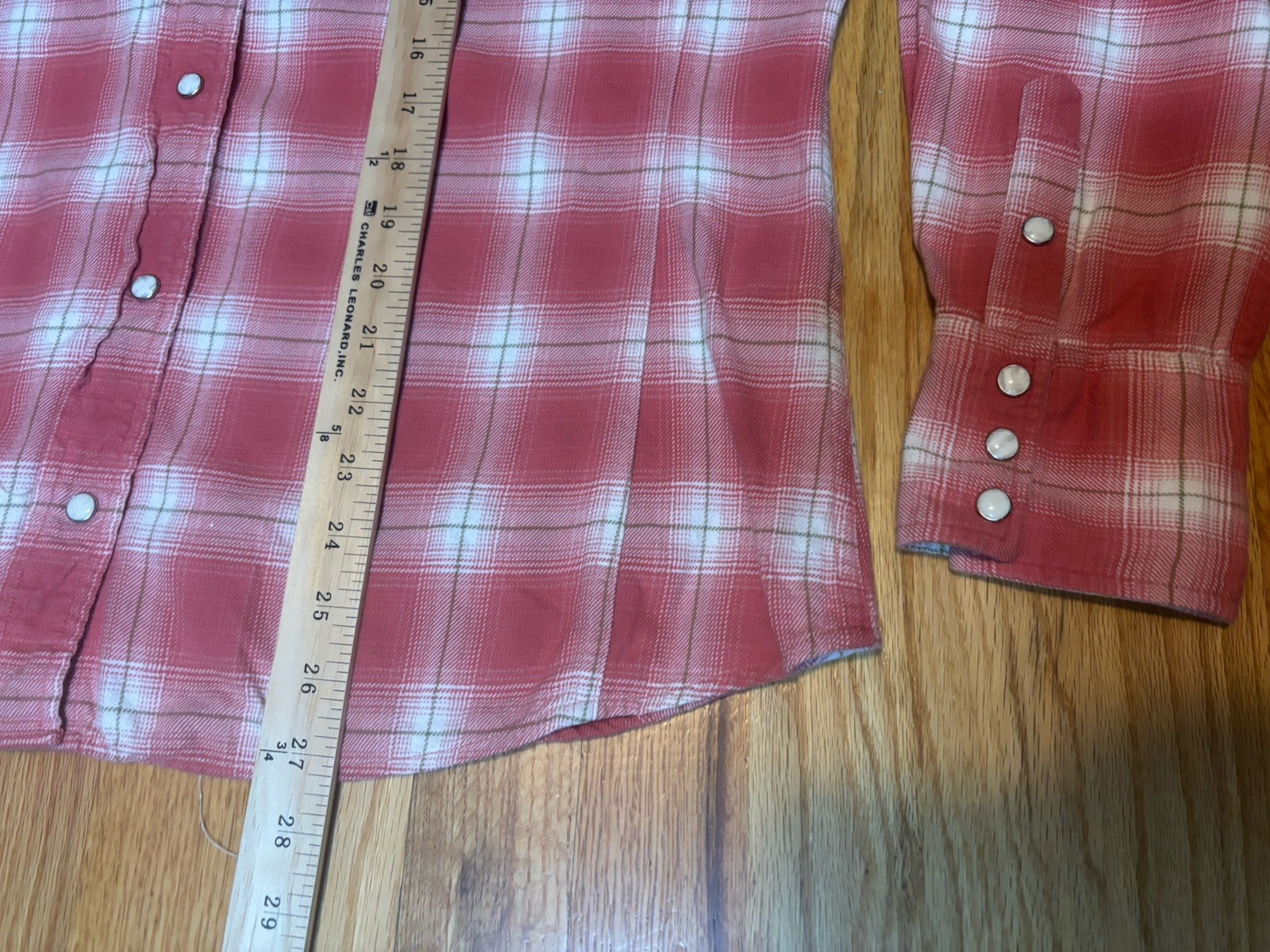 VTG 2008 Carhart Women’s L Cotton Flannel Pink Plaid Western Pearl Snap Shirt L