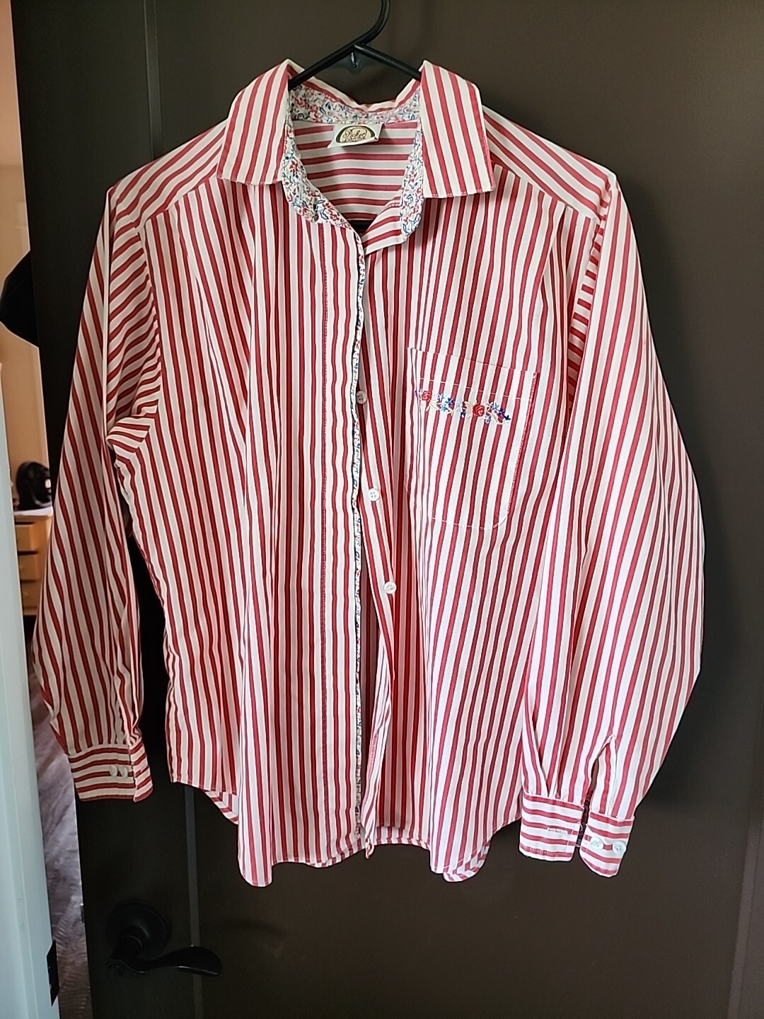 Vintage Picket And Postsnsz M/l Red And White Stripe Cottage Prairie Core