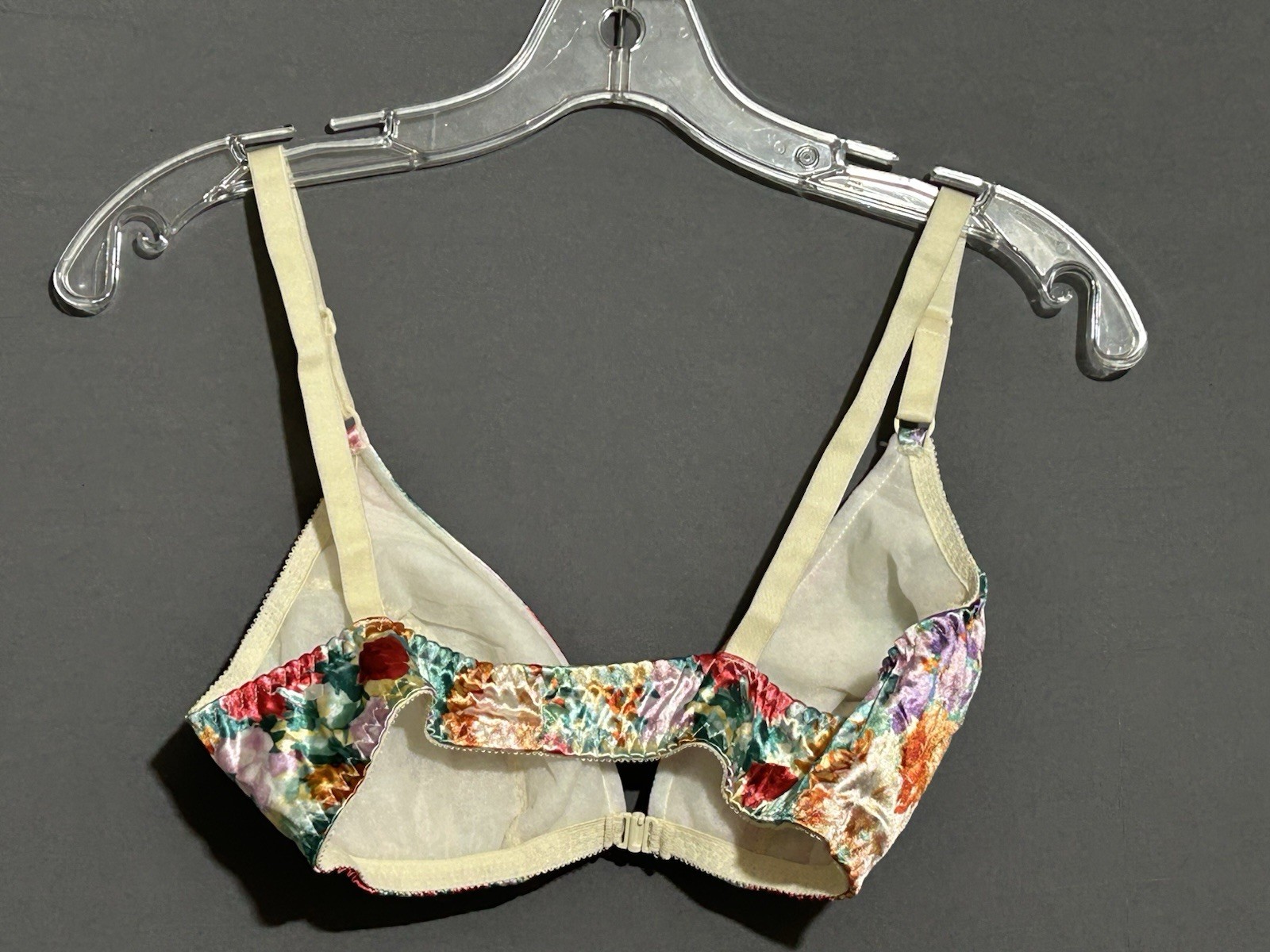 Vintage Fruit Of The Loom Front Closure Bra 36C Pastel Floral Satin Wireless