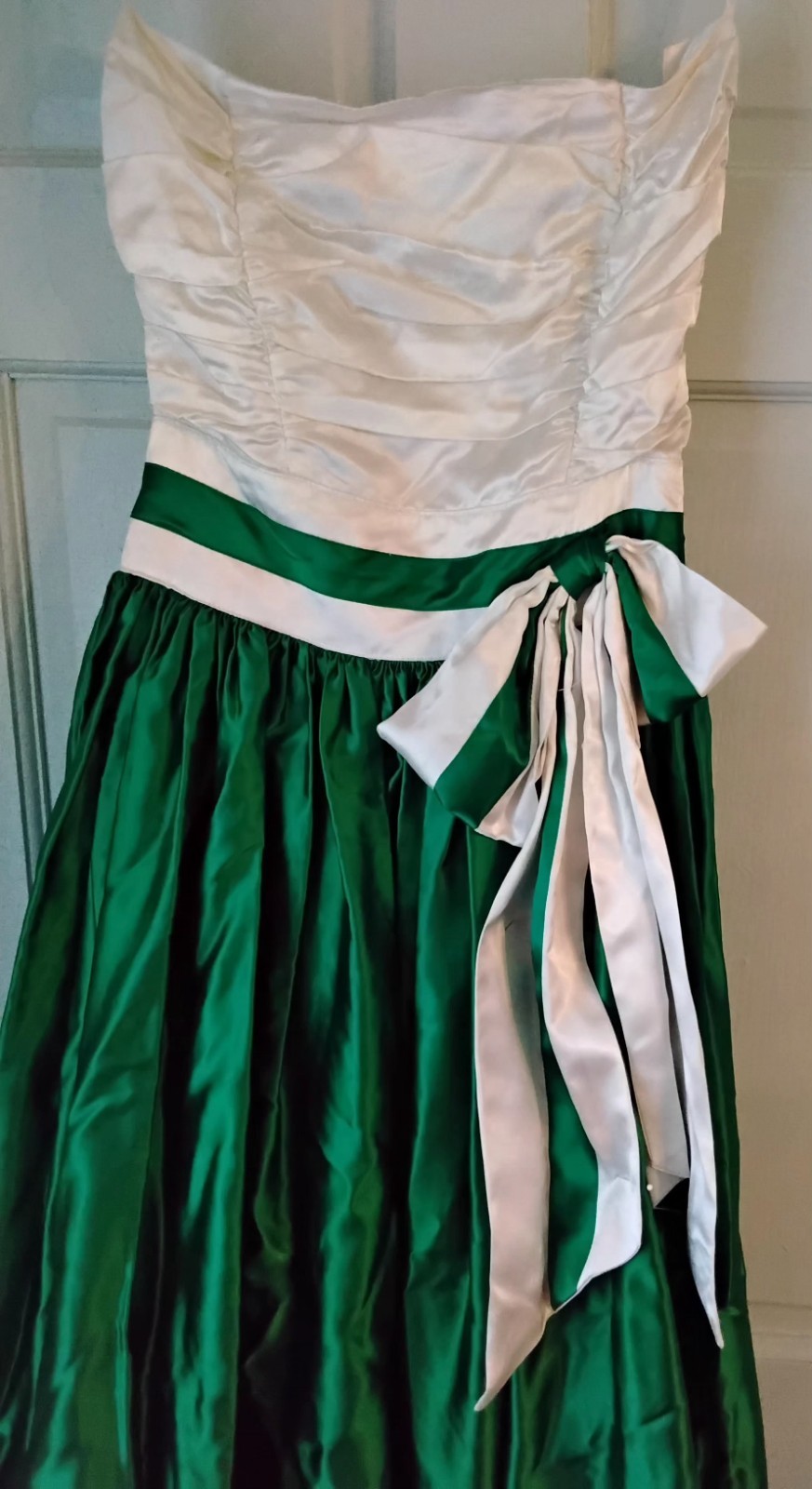 Vtg JM Gunnie Sax Green + White Satin Gown Sz 7 24″ Waist 28″ Top Great Shape