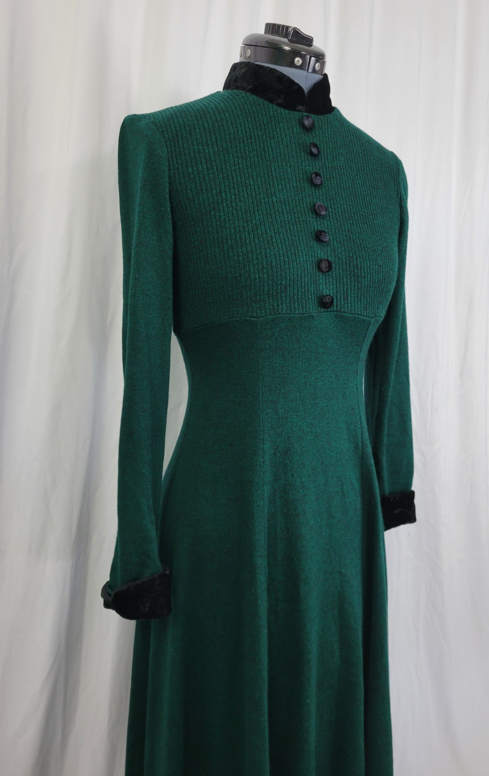 Vintage JSJ Petites Green & Black Empire Dress w Black Velvet Accents Size 8