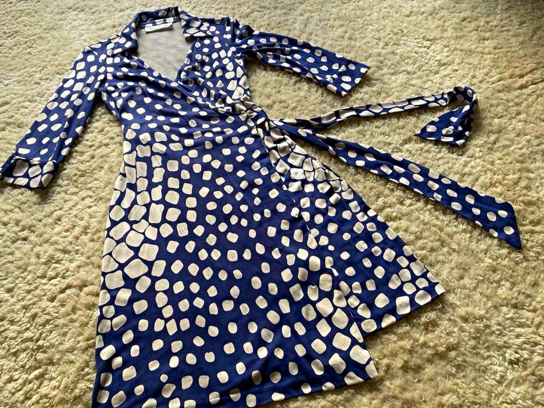 Diane von Furstenberg Vintage Blue & White Print Silk Diane Wrap Dress Size 2