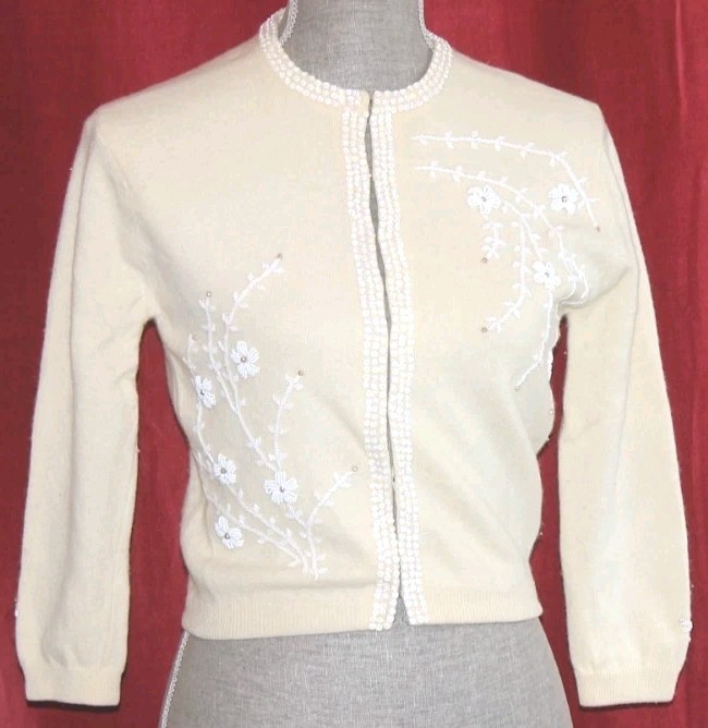 1950s Wool Beaded Cardigan Sweater sz 2-4 Small Ivory & White Pinup style