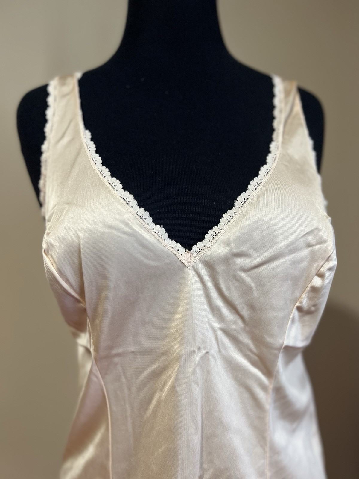 Vtg Kayser Camisole Beige Nude Lace Slip Feminine Coquette 36 USA Made Nice!