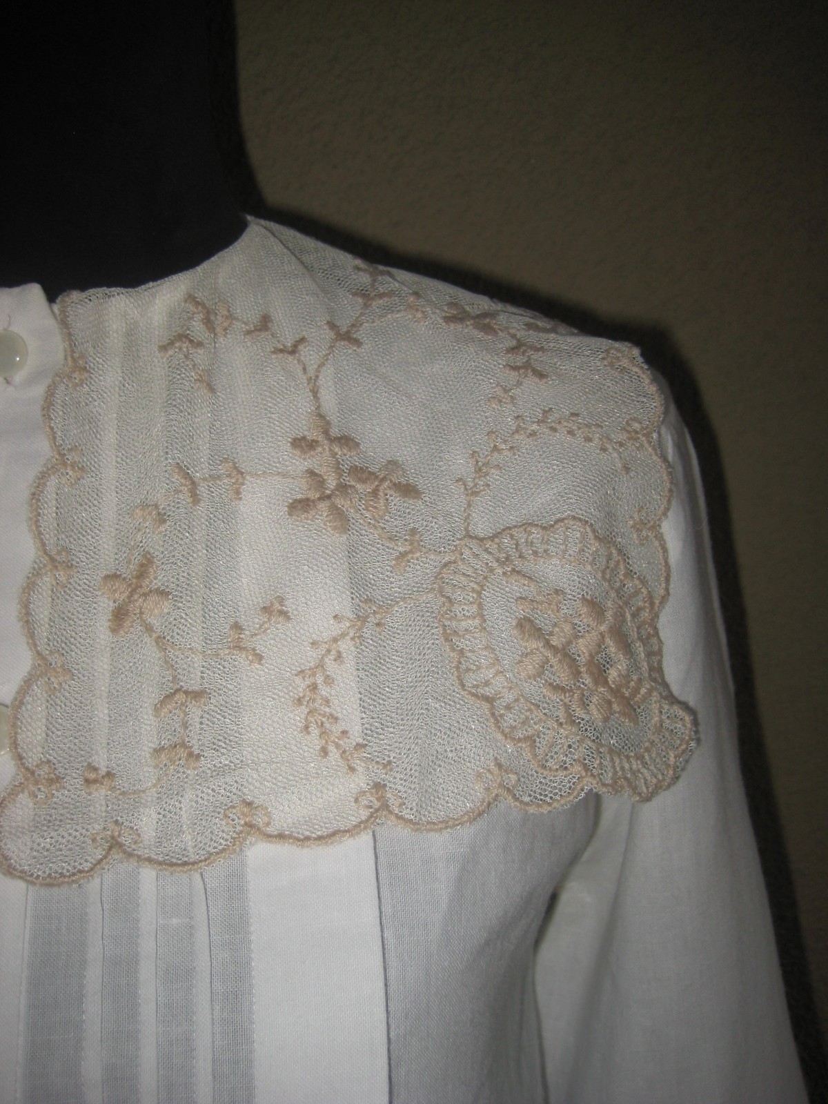 Vintage Outback Red white Ramie/cotton pintuck mesh embroidery collar blouse S