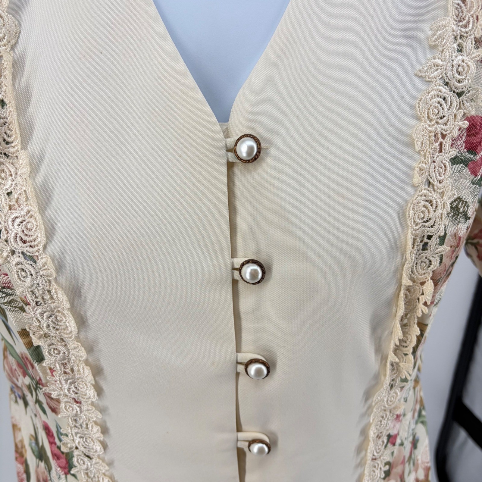 Skirt Suit Women 10/12P Cream Floral Tapestry Lace Vintage USA Made Cottagecore