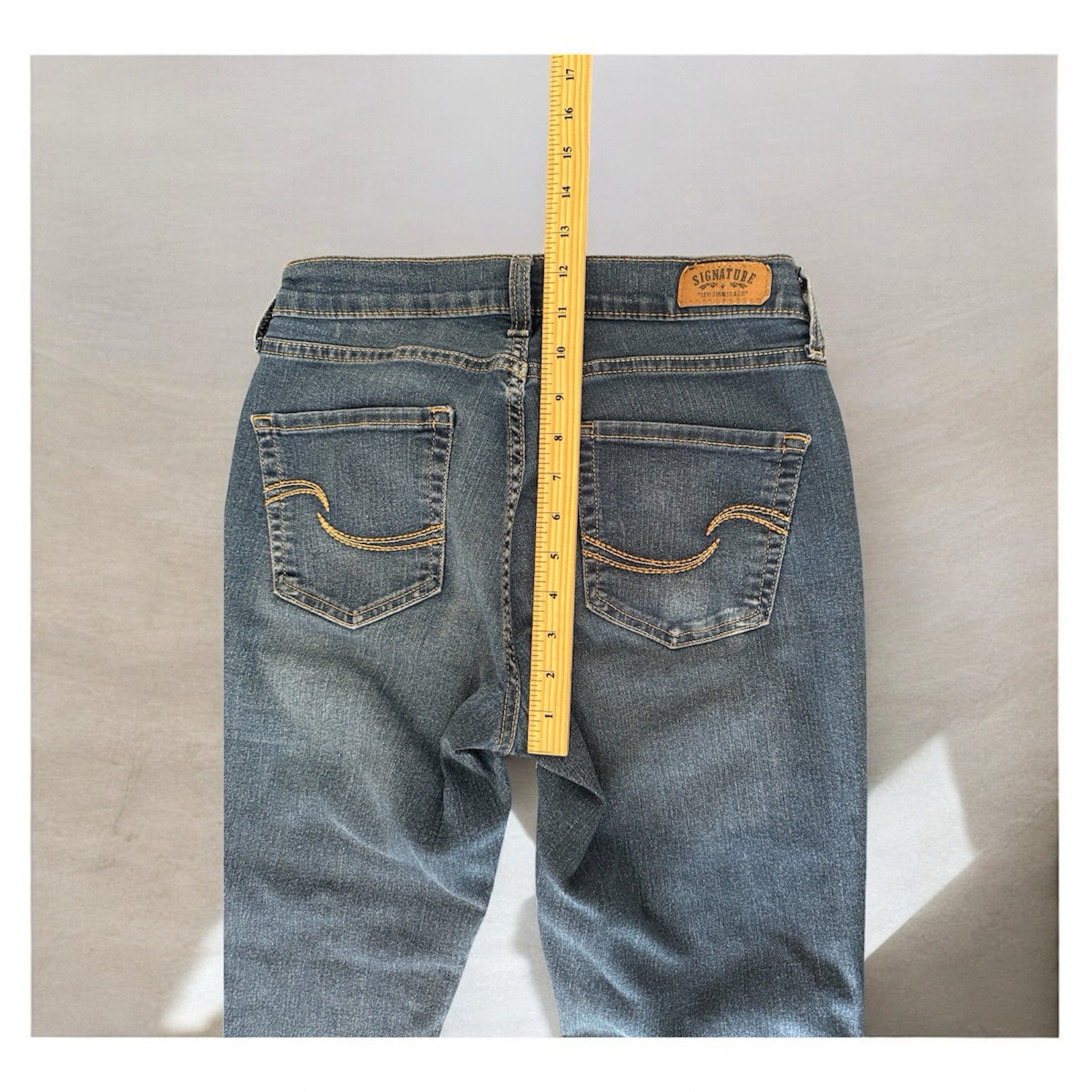 Signature by Levi Strauss & Co. Curvy Boot Cut Jean Misses Size 10
