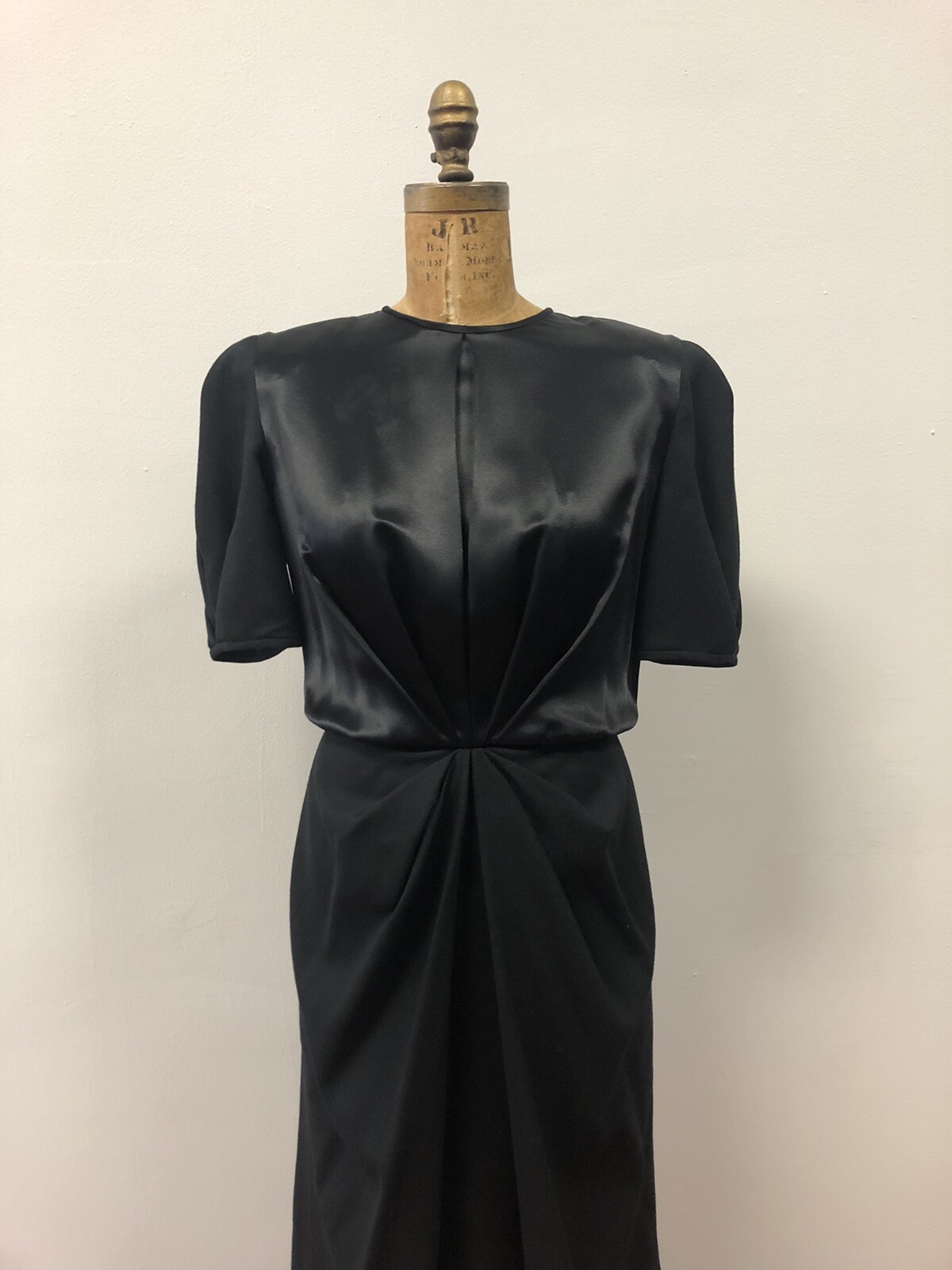 VTG 1980’s ALBERT NIPON Short Sleeve Black Dress, Great Details, Classic Look!
