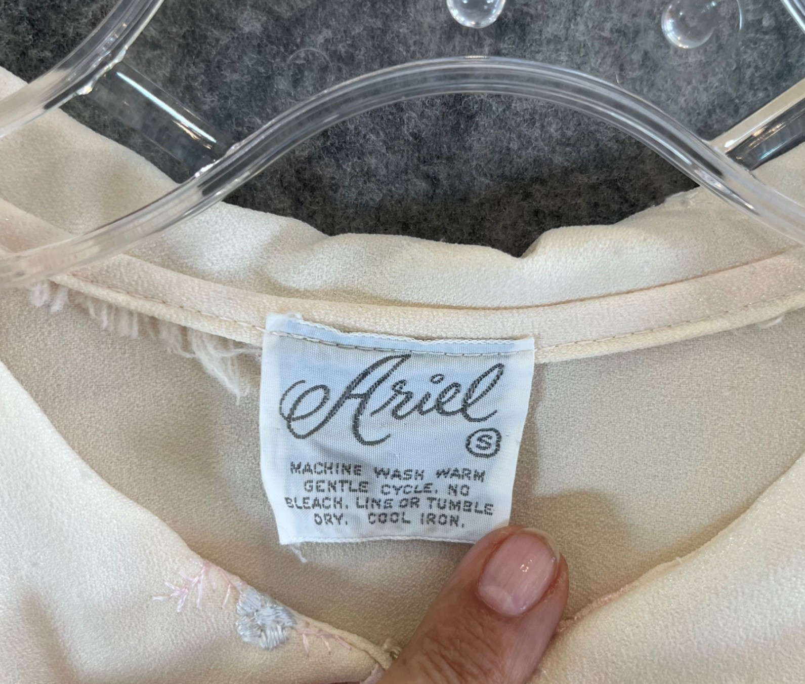 Vintage Ariel Embroidered Cream Robe Sz. S Belt Cuffs Pockets Long EUC