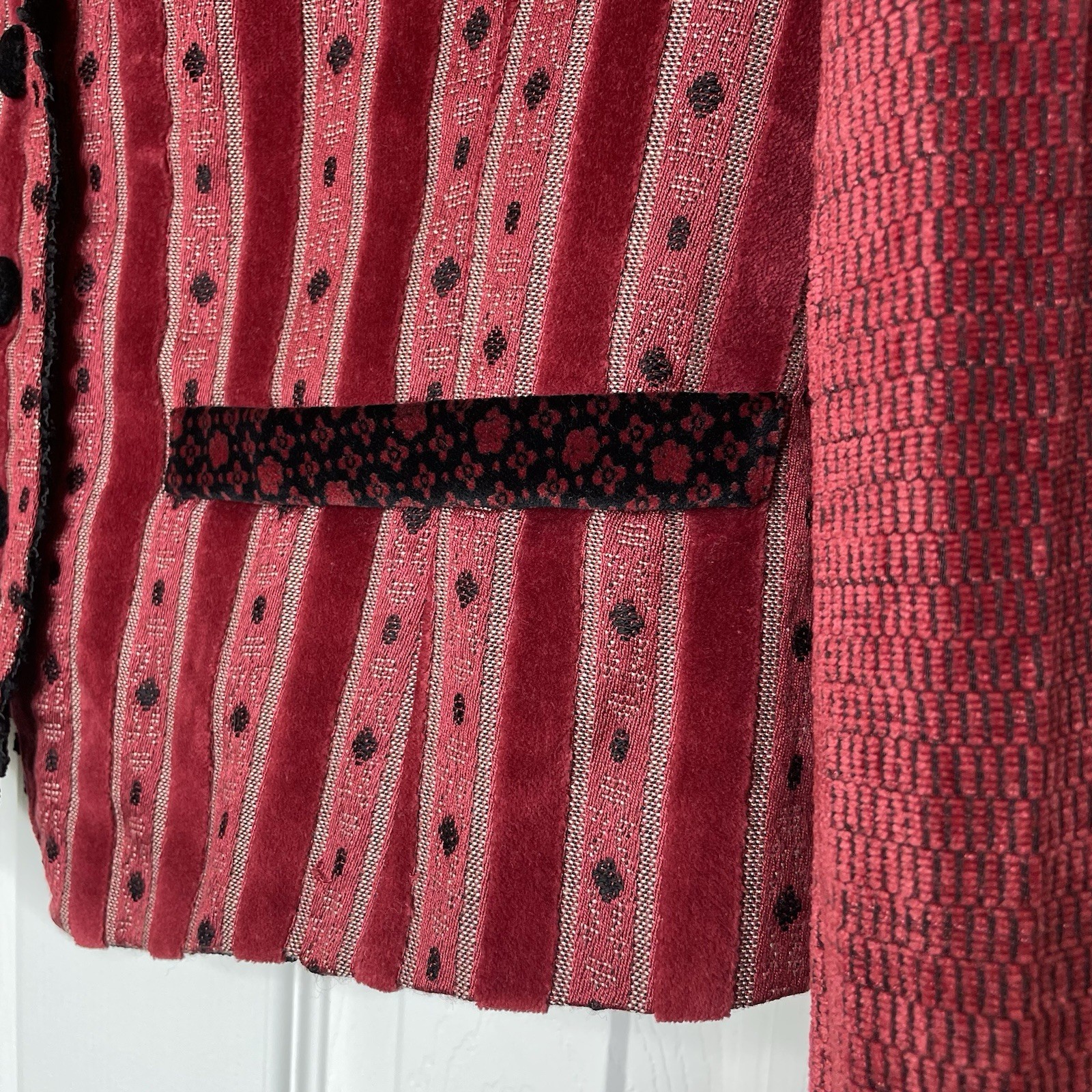 Vintage Canvasbacks Lutton & Horsfeld Burgundy Velvet Stripe Jacquard Blazer 4