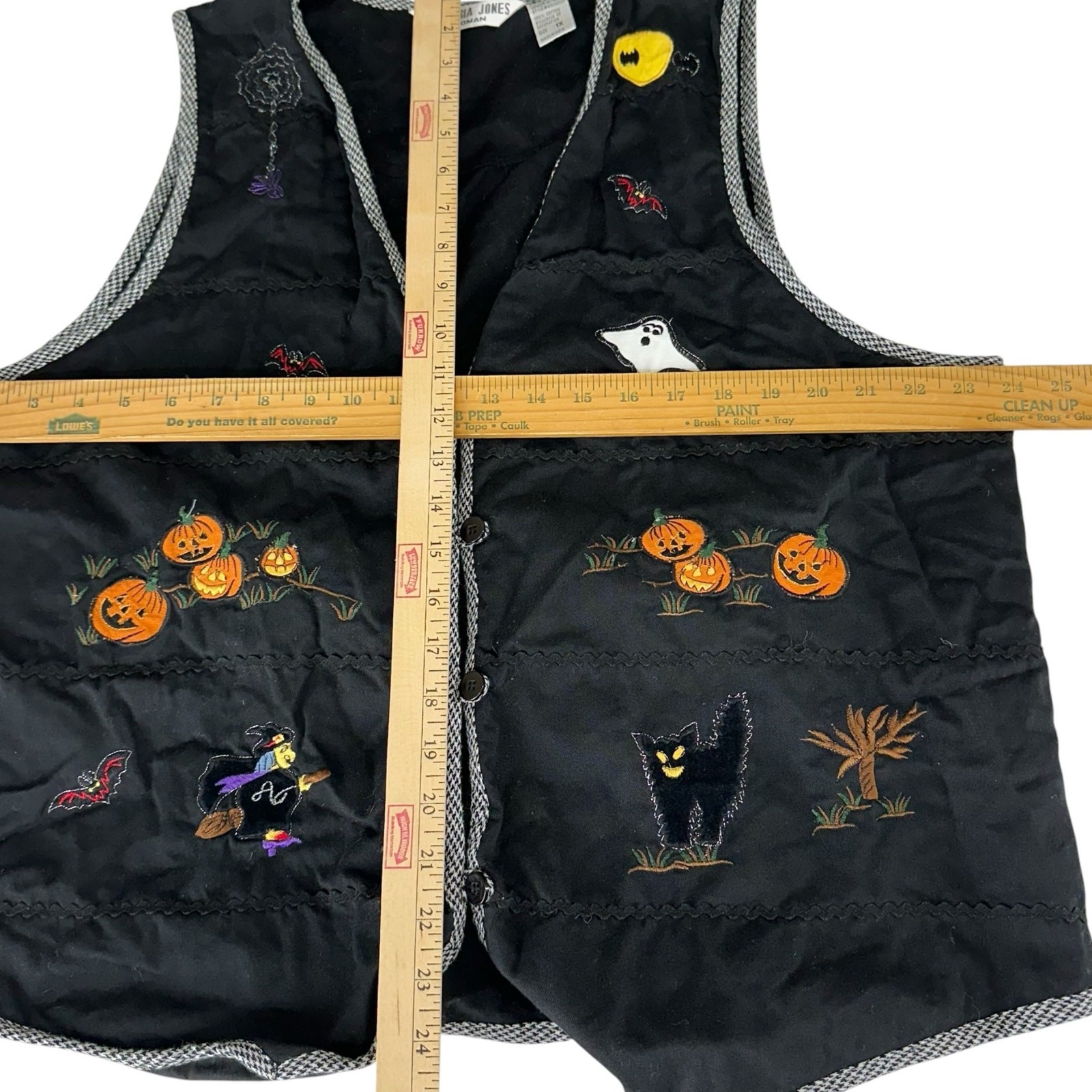 Vintage Womens Vest Size 1X Black Halloween Pumpkins Ghost Cat Witch Embroidered
