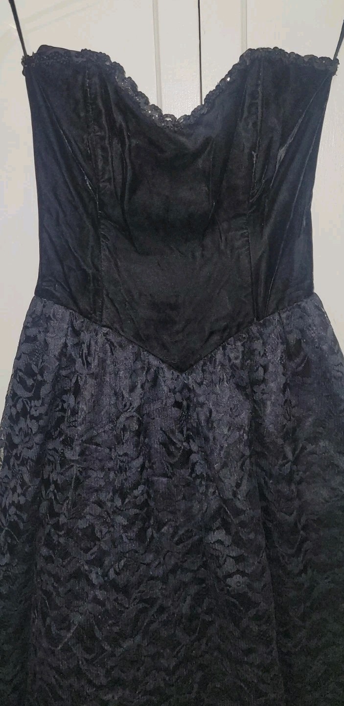 GUNNE SAX VINTAGE🌟VELVET~LACE,~SEQUIN~ STRAPLESS~TULLE UNDERSKIRT & SHRUG RARE