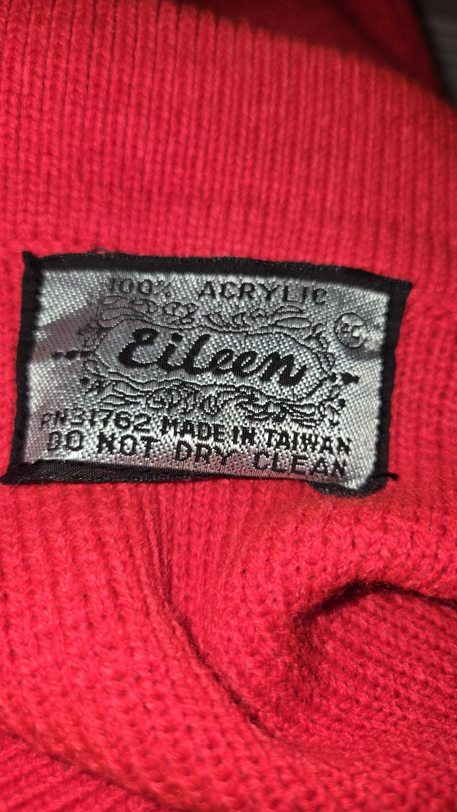 Eileen Women’s S/M Classic Red Collared Cable Knit Cardigan Button Sweater