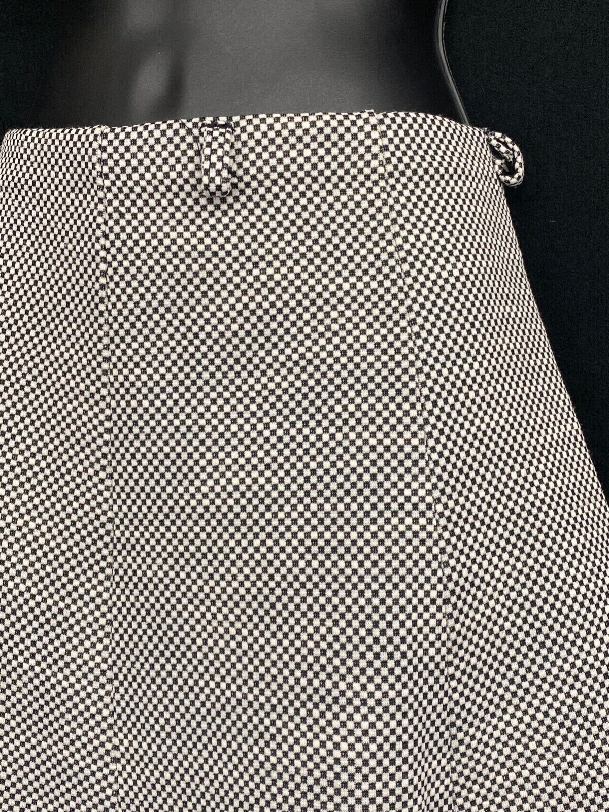 Vintage 1970s gray midi skirt below knee stretch A-line black white pull on S