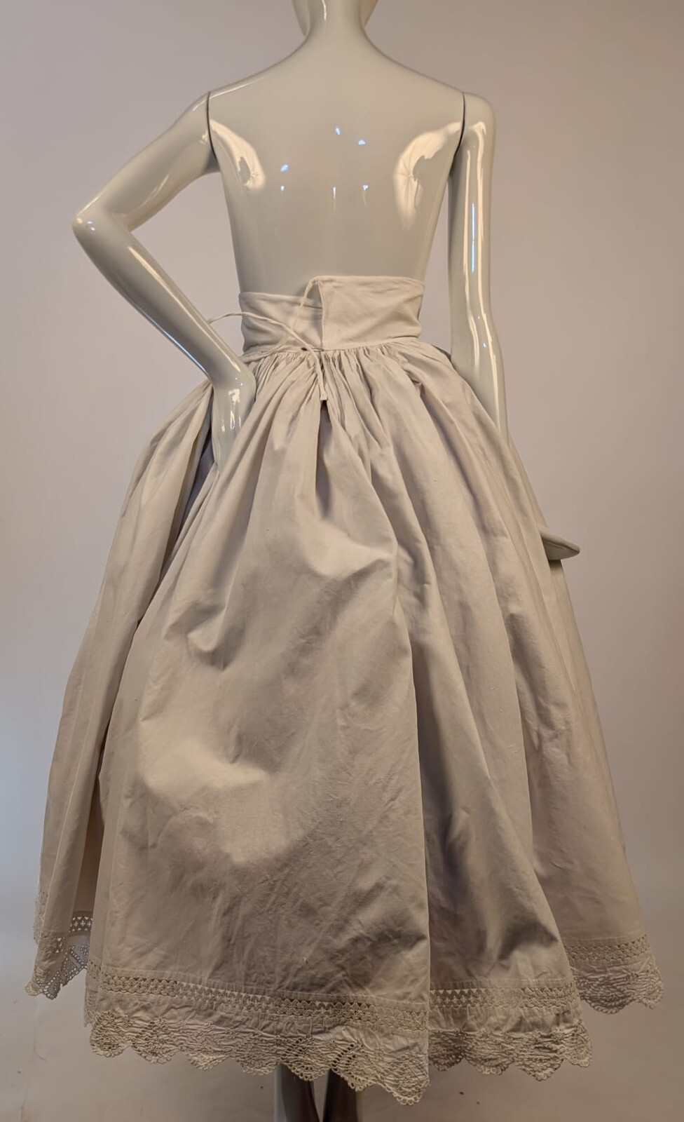 BEAUTIFUL HAND SEWN CIVIL WAR 1860’S WHITE COTTON SKIRT W PLEAT + EYELET FRONT
