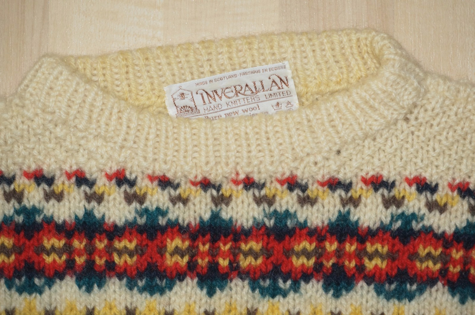 70’s Vintage INVERALLAN Cream & Multicolor 100% Scottish Wool Knit Sweater M/L
