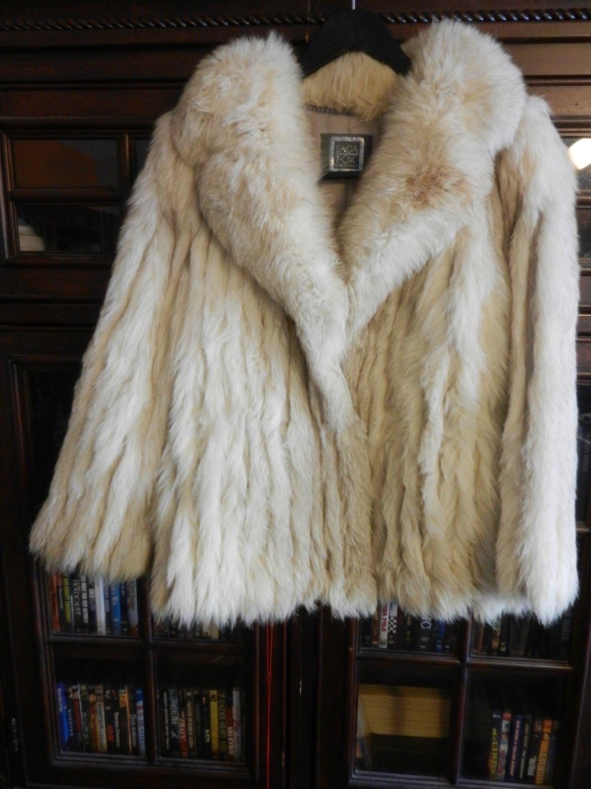Vintage 1980s Woman’s Natural Blue Fox Jacket from Saga Select 27″ Long Size 10