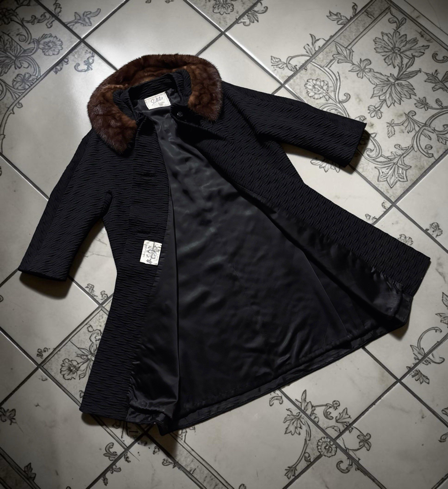 1960s Shillito’s Coat Salon Vintage Women’s Fur Collar Coat Monsieur Jacques