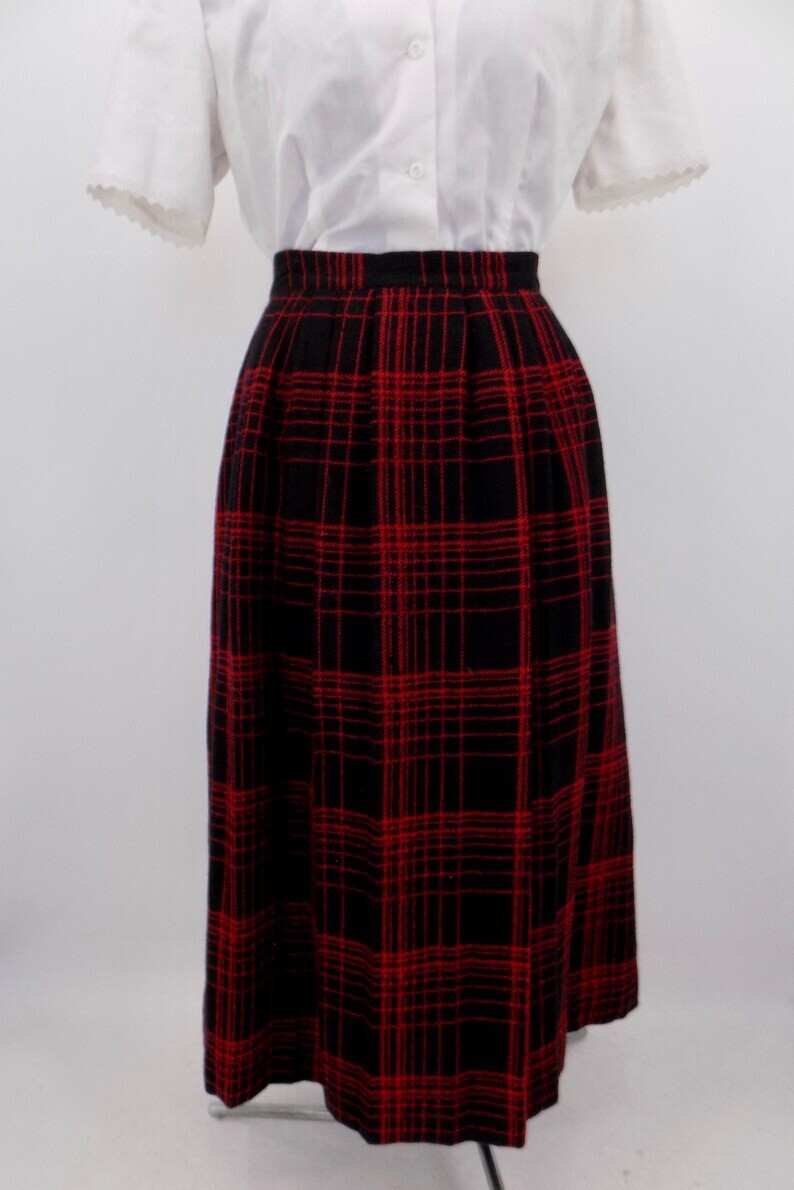 Vintage 1970s Does 1950s Black & Red Check/Plaid Wool A-Line Skirt W29