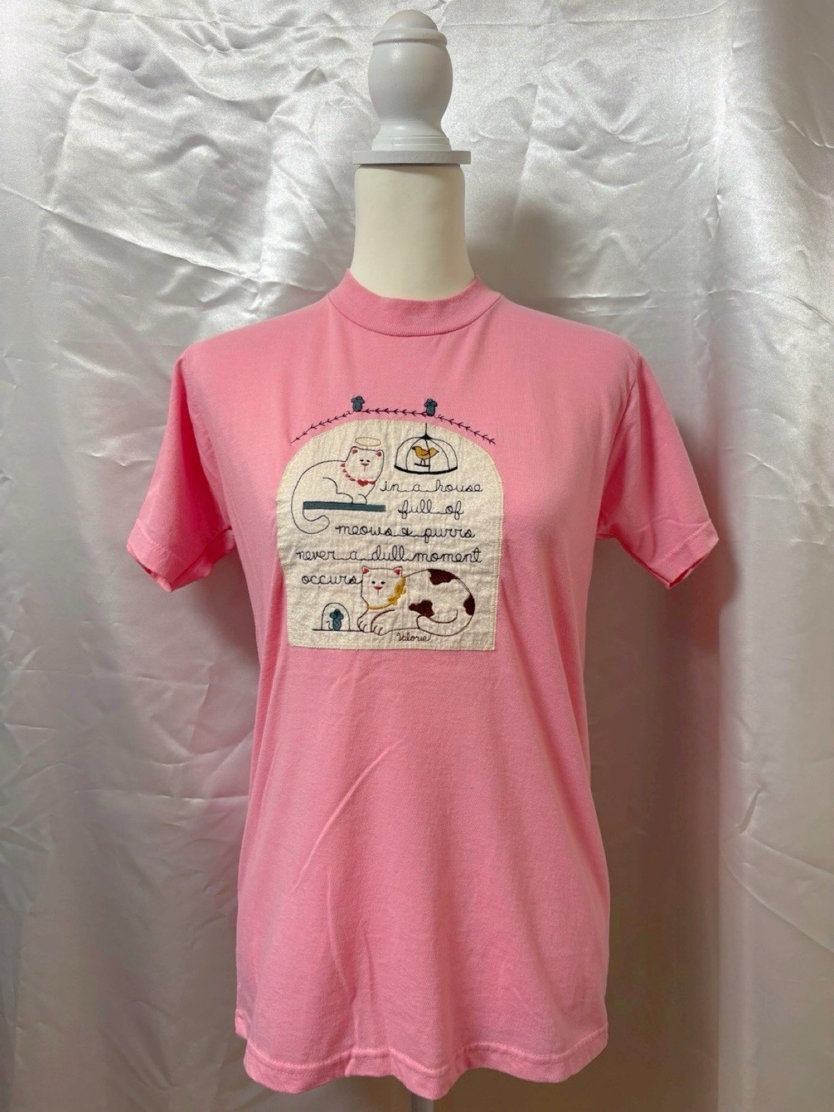 Vintage 1990s Cat Kitten kitty Graphic T shirt Pink Embroidery USA Kawaii Cute