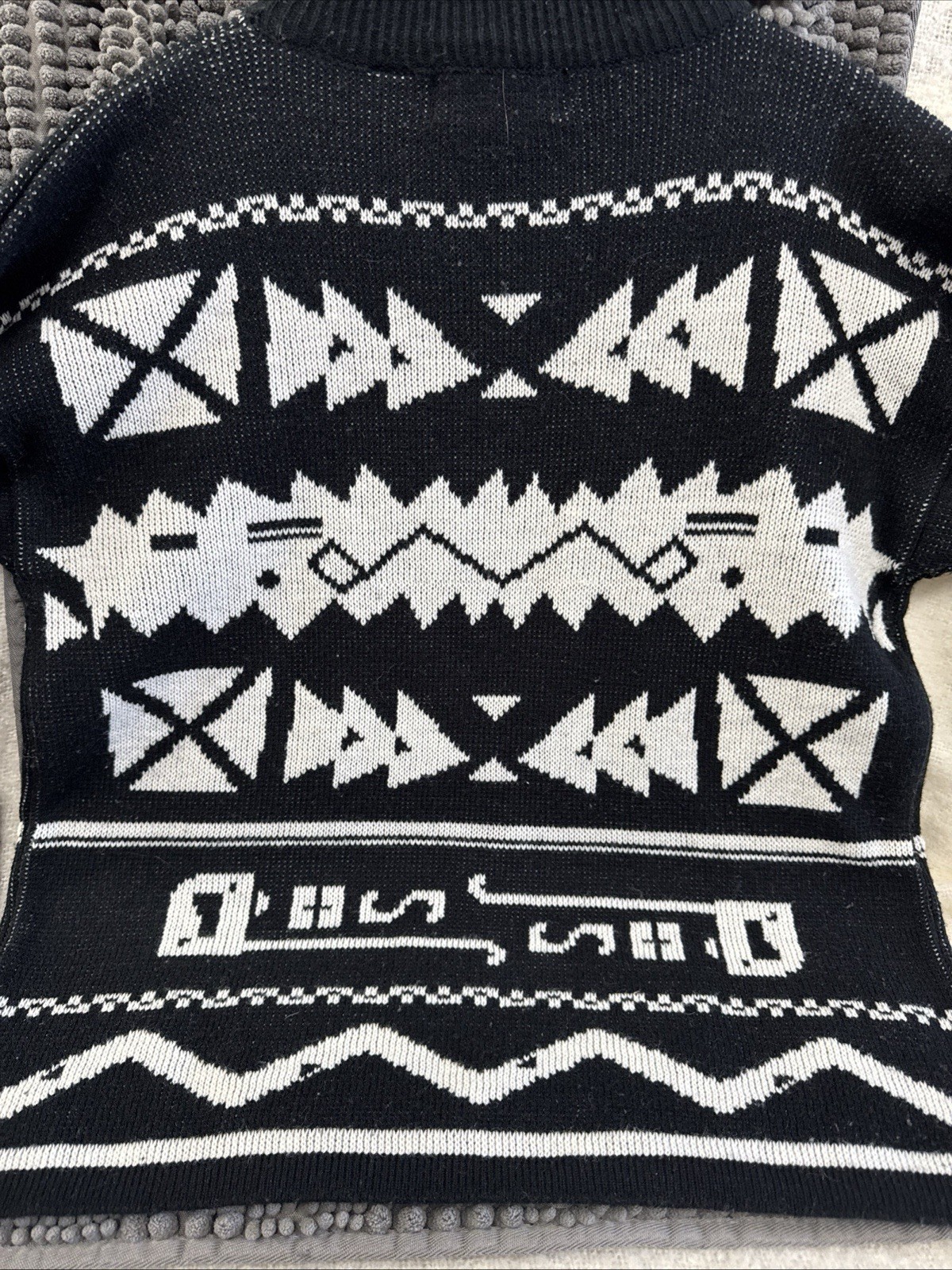 Vintage – 80s Bramble Lane – Graphic Sweater – Black/ White Mock Neck – Medium