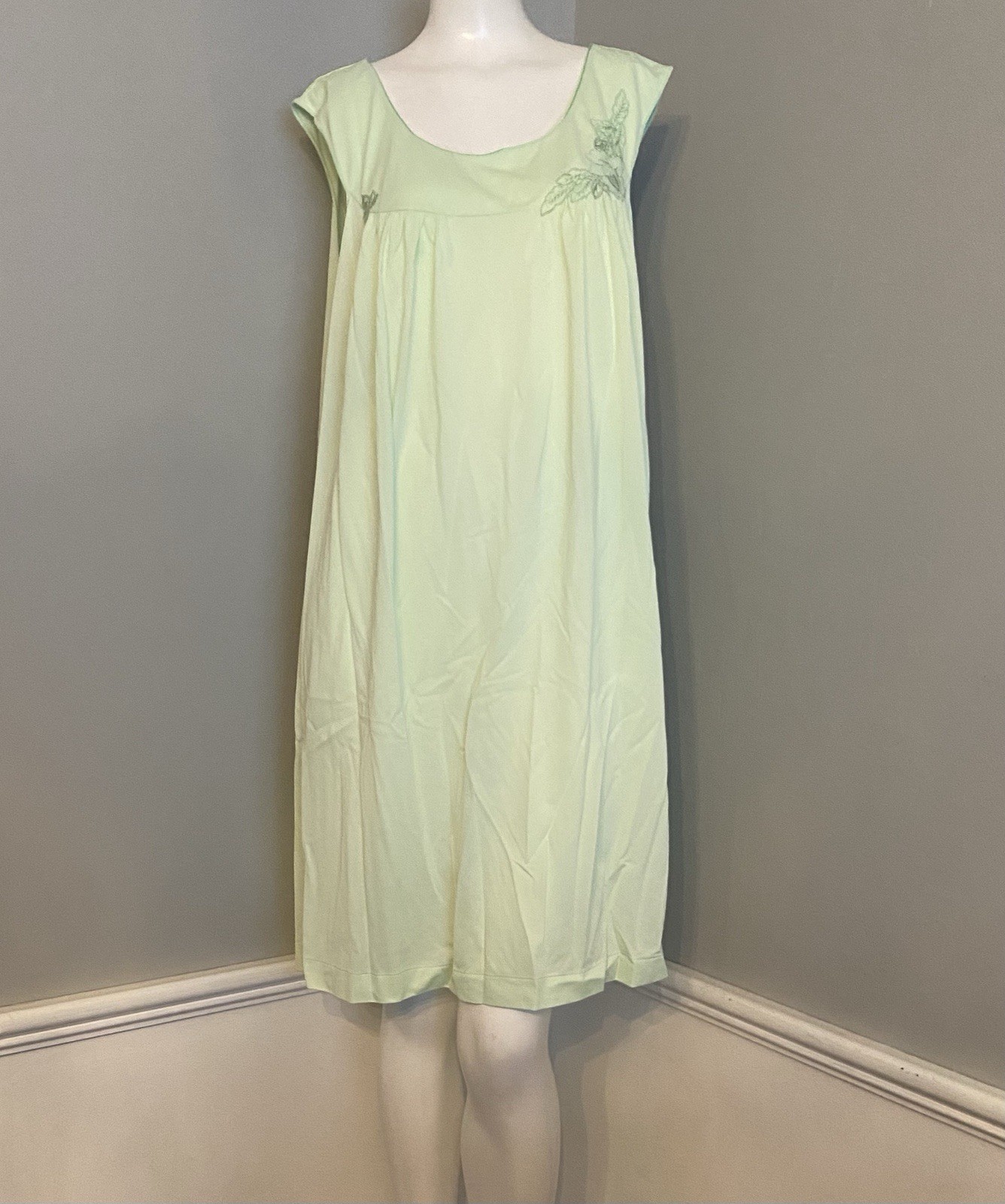 Vintage 70s Lorraine Pale Green Babydoll Nightie Embroidered Negligee Size L