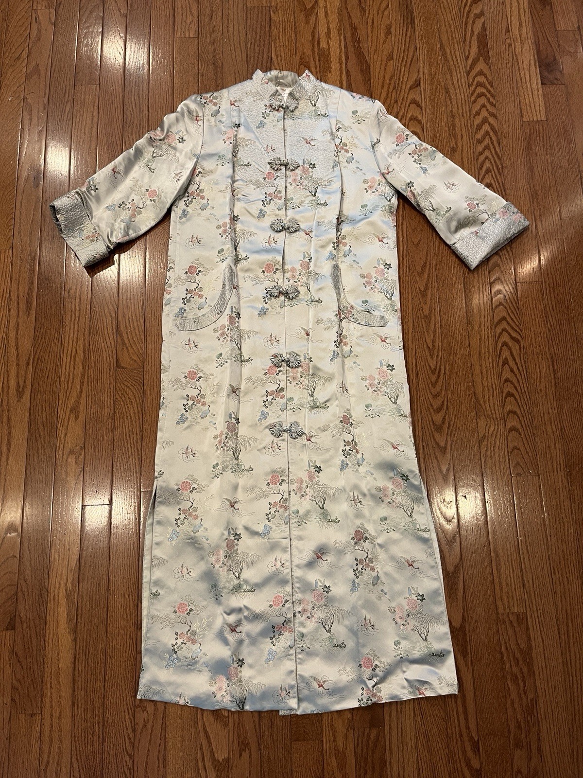 Yue Song Silk Kimono Robe Embroidered Cranes Medium 40” Chest 52″ Long 11″ Arms