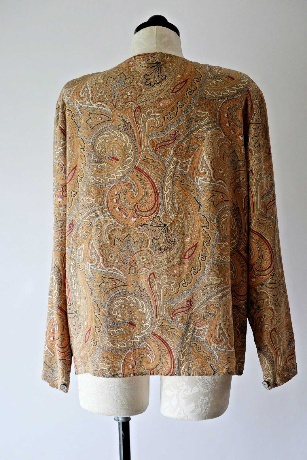 1990s Vintage Tan Beige Paisley Silk Minimalist Top Pants Two Piece Set Suit S M