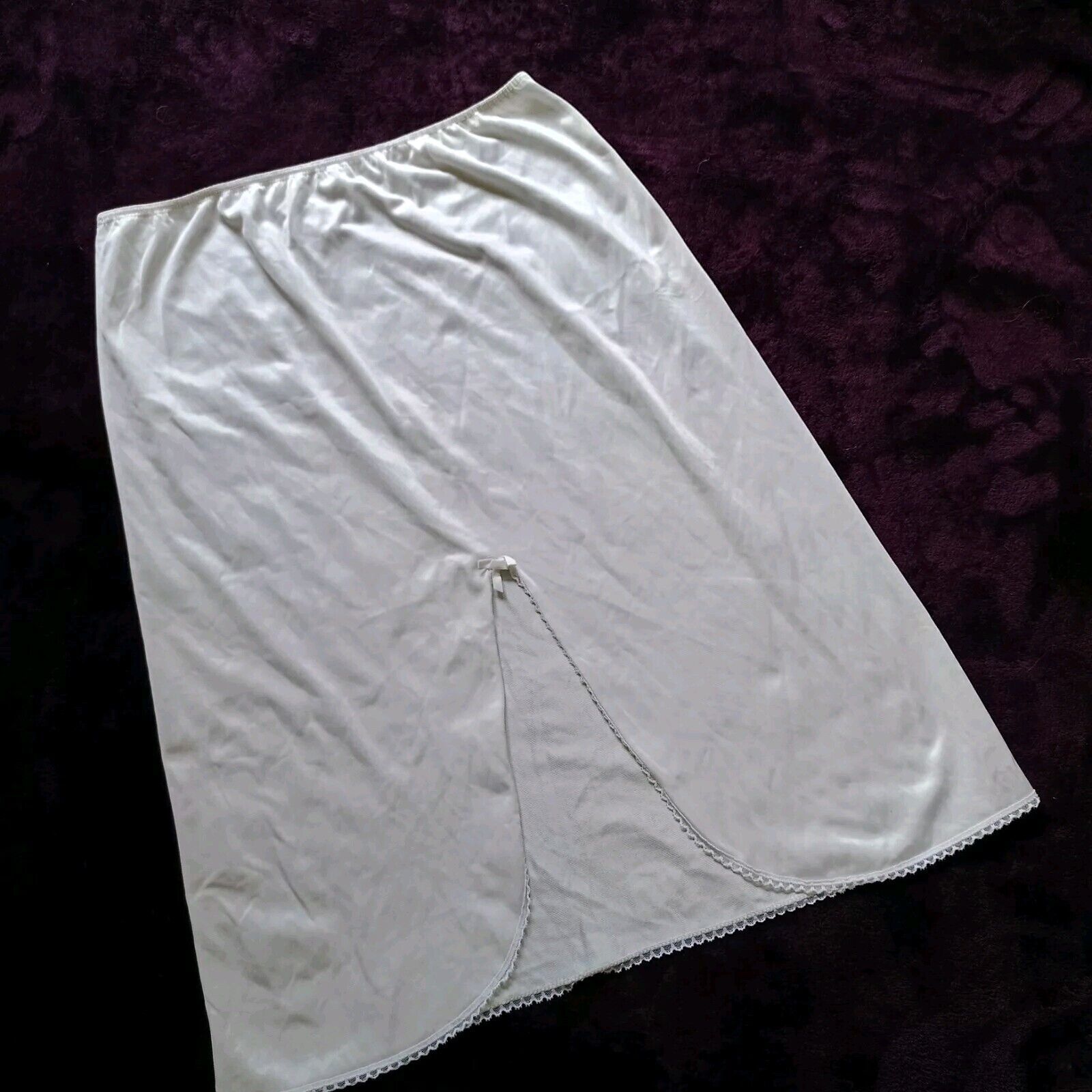 Vintage Dawn To Dusk Half Slip White Nylon 11″ Slit Made In USA Size Medium