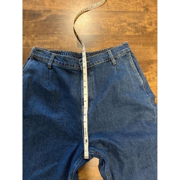 Vintage high waisted Mom jeans, heart patch elastic cropped full hip 30″