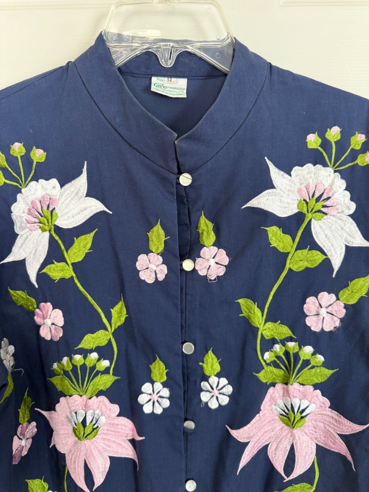 Caro of Honolulu Vintage 70s Floral embroidered Blue Button Down Floral 12