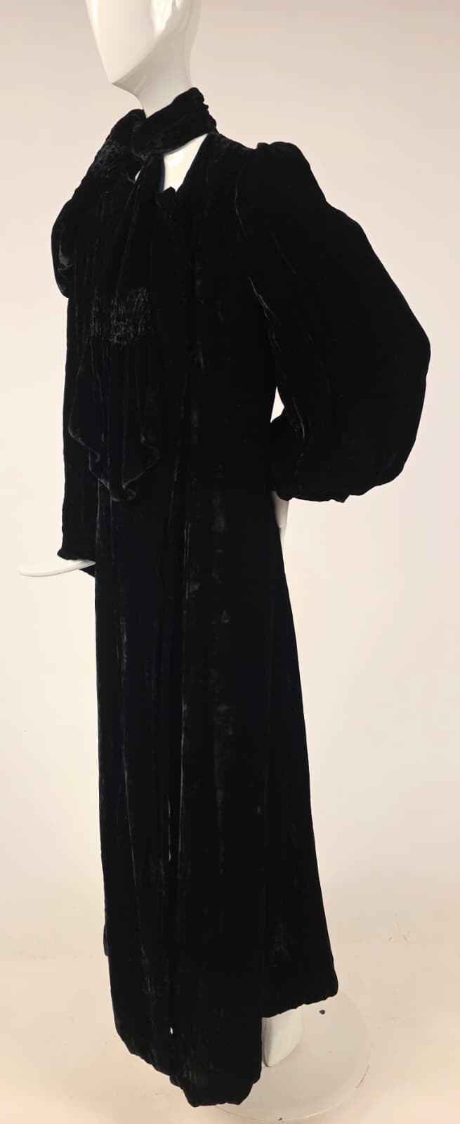 ANTIQUE 1930’S PLUSH BLACK SILK VELVET OERA COAT BY JOHN WANAMAKER