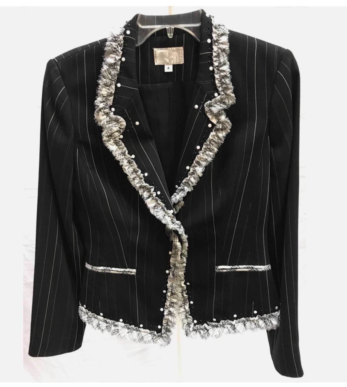Vintage Y2K early 2000s women’s Alberto Makali suit black & white
