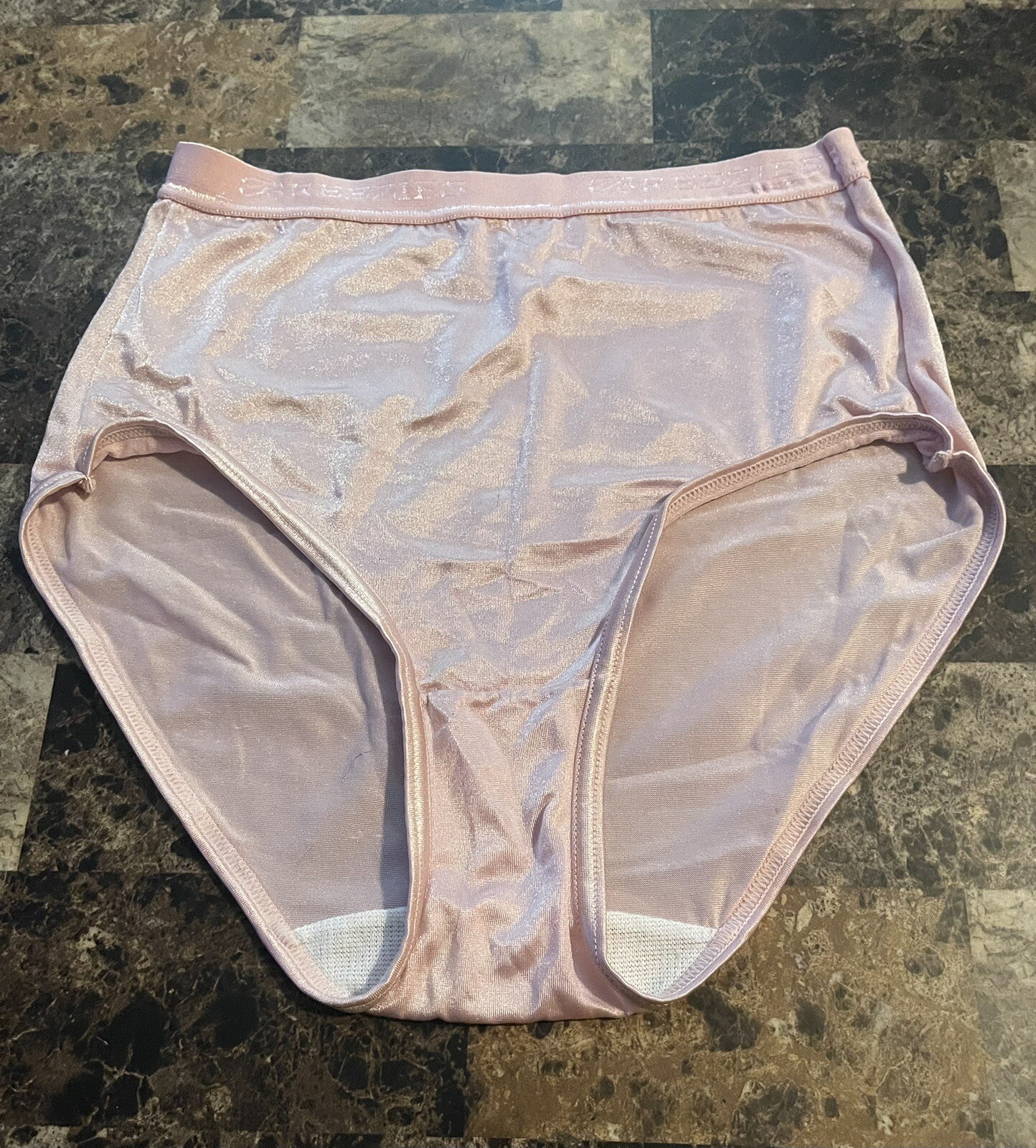 VINTAGE BREEZIES SECOND SKIN PANTY. SIZE 6 PINK !