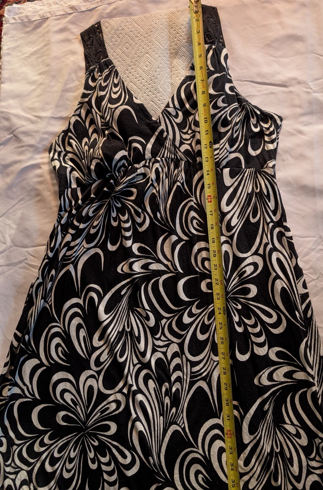ELLE Sz XL Women Black & White Geometric V Neck Dress with Lace Racer Back Y2K