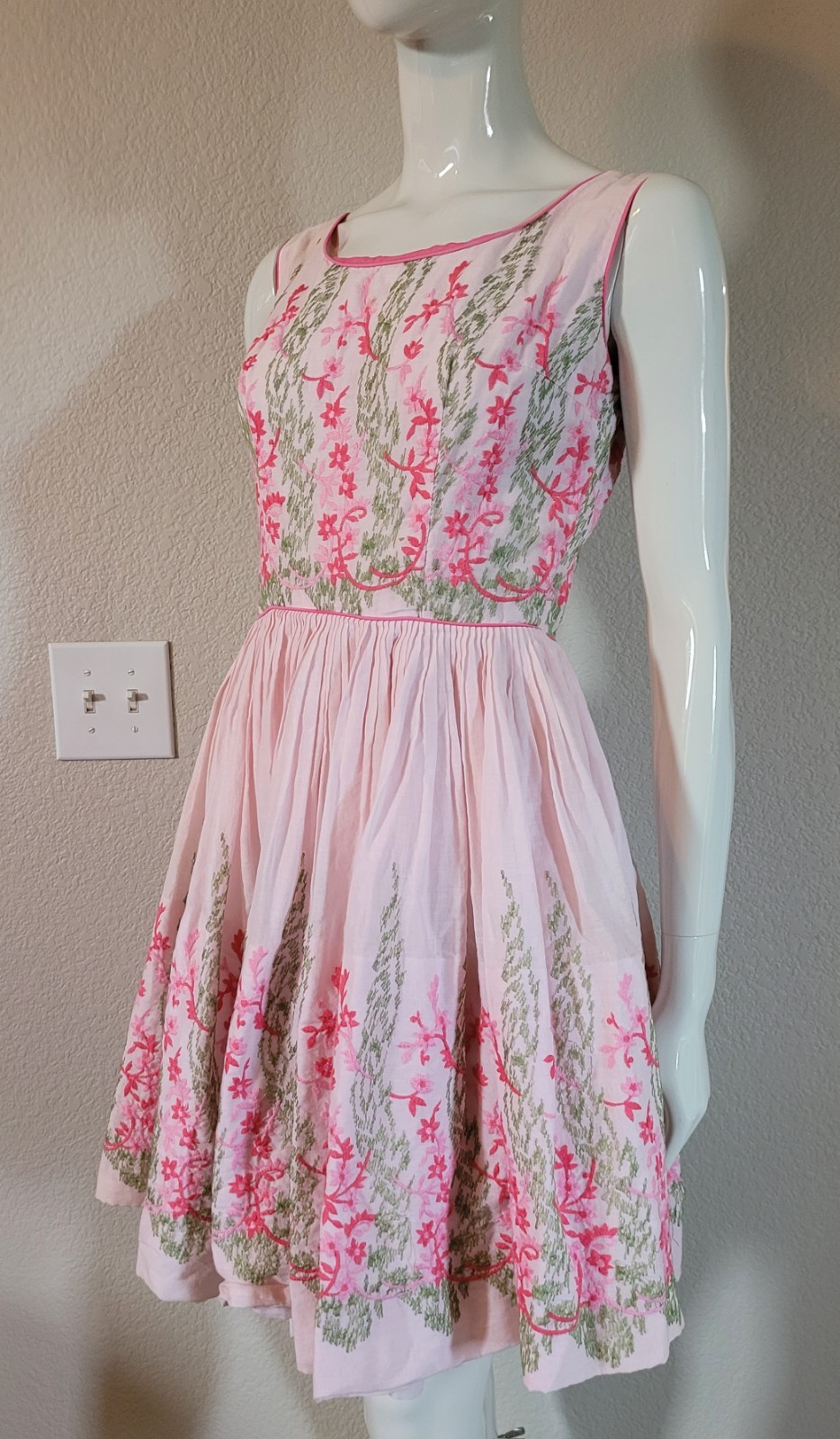 Vintage Handmade Pink Floral Embroidery Dress