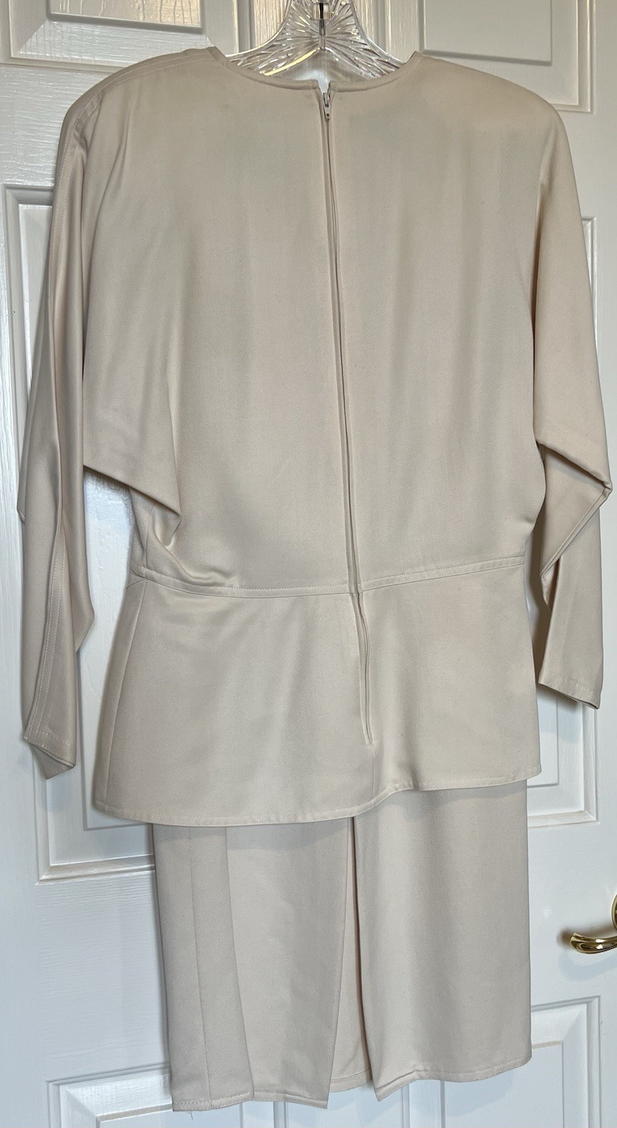 Lovely St. Gillian Rayon /Wool Off-White Skirt & Long Sleeve Top Set Size 4