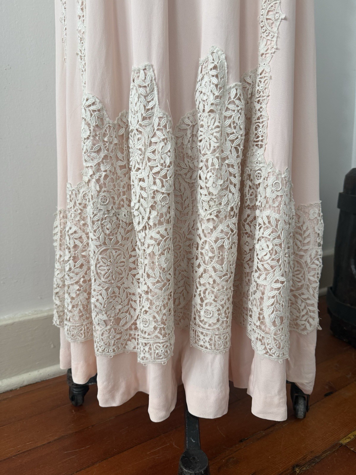 Stunning 1940s Pink Crepe/Crocheted Lace Gown Wide Sweep Skirt XS S